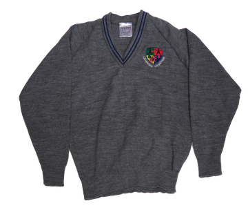 Le Murier Crested V Neck Pullover